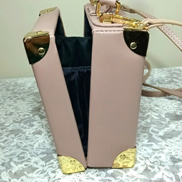 Madison West Beautiful Light Pink Handbag/Crossbody Box Women's Bag - Picture 14 of 17
